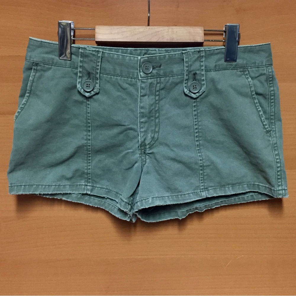 Y2K AE Army shorts size 4 like new